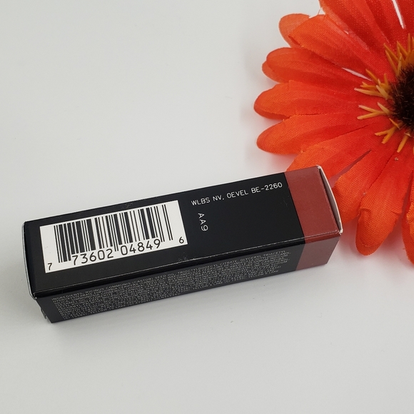 Mac cosmetics satin lipstick. MOCHA. - Picture 2 of 11